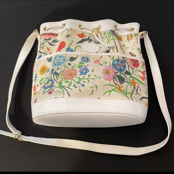 Gucci Vintage Flora White Leather Drawstring Bag-Authenticated - Picture 2 of 15